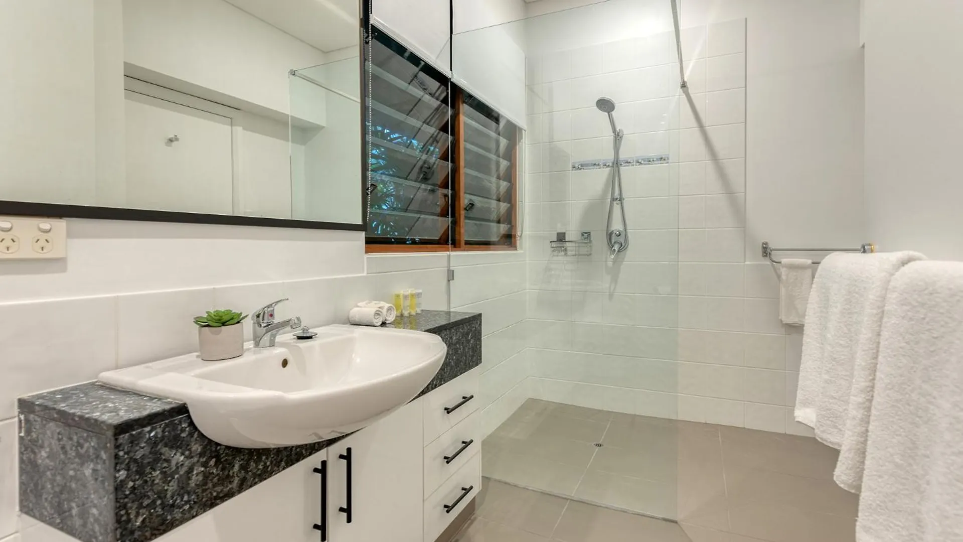 Villa 3 @ Chez Willow, 2 Mins To Four Mile Beach Port Douglas