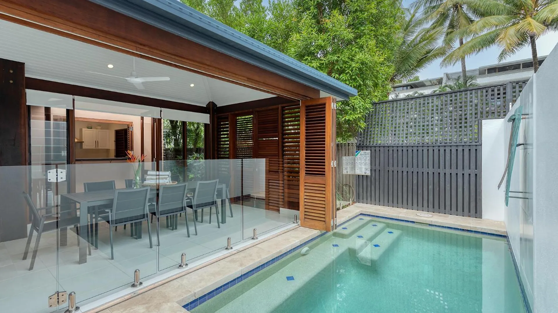Villa 3 @ Chez Willow, 2 Mins To Four Mile Beach Port Douglas Australia