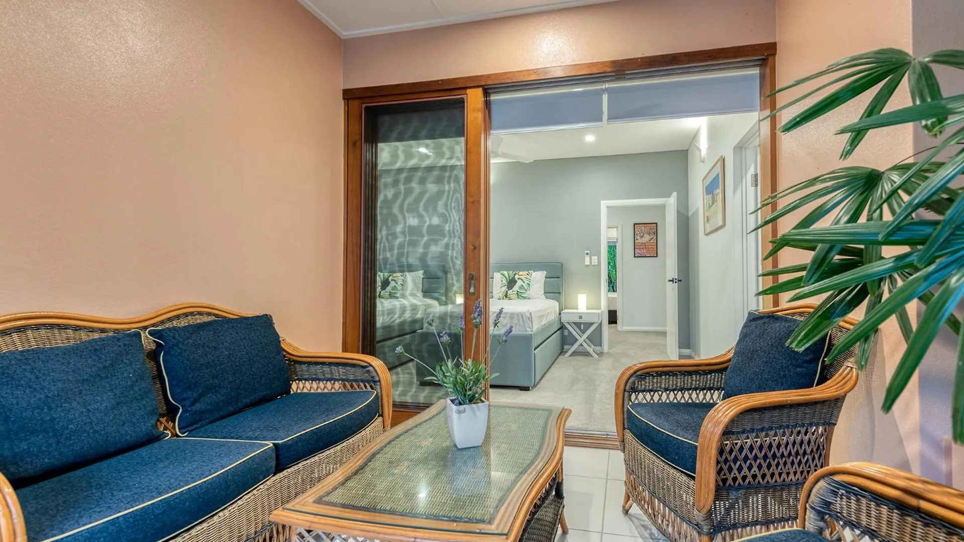 Villa 3 @ Chez Willow, 2 Mins To Four Mile Beach Port Douglas 0*,  Australia